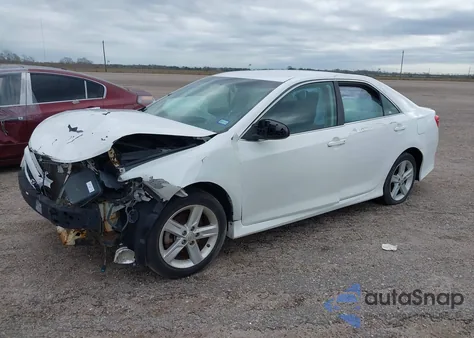 2014 Toyota Camry Se z USA, uszkodzony, nr VIN 4T1BF1FK9EU414735